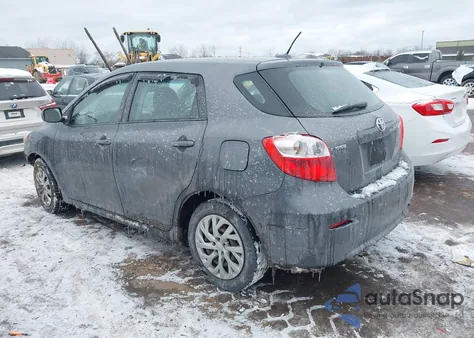 2010 Toyota Matrix z USA, uszkodzony, nr VIN 2T1KU4EE1AC308195